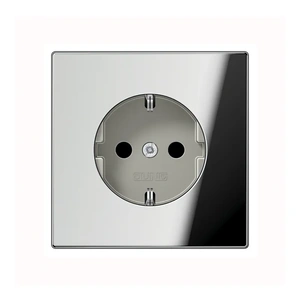 Изображение Розетка с заземлением и шторками 16А 250В LS 990 хром GCR1520KI Jung